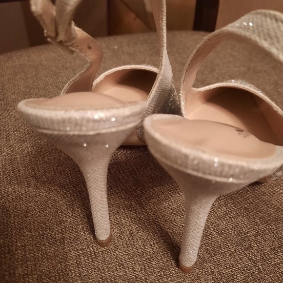 Lauren Lorraine Rachel Silver Rhinestone Pump, size 6 - Picture 5 of 6